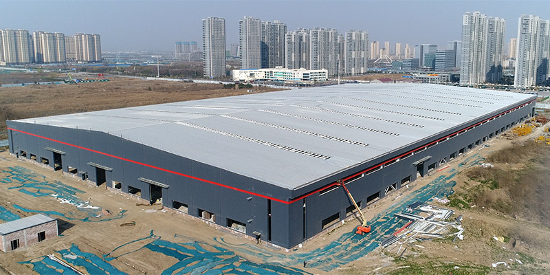 金百博钢结构厂房外墙施工进度跟进