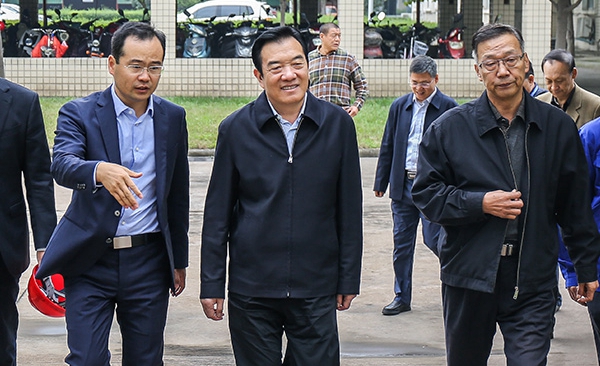郑州市人大常委会主任白红战带队视察金百博股份